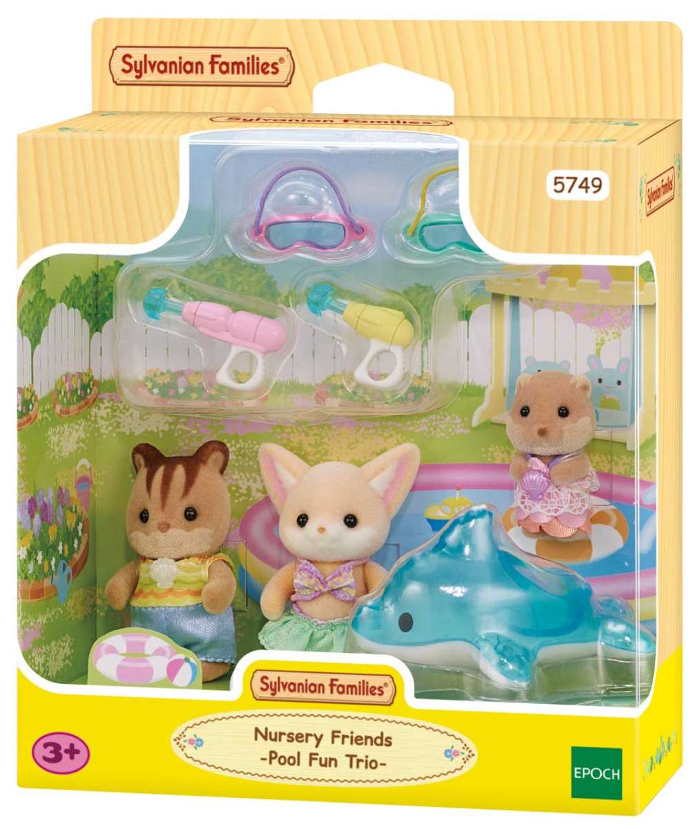 SYLVANIAN FAMILIES Das Dorf – Baby Pudel Figur, Beweglich Mit Schlafanzug & Accessoires, Für Kinder Ab 3 Jahren